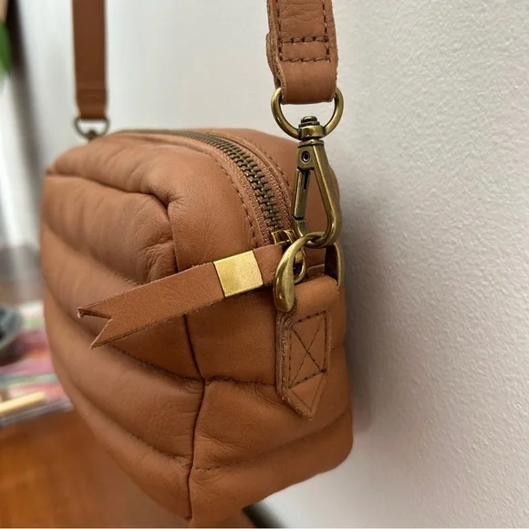 Madewell The Transport Leather Camera Bag, Puff Edition - Picture 5 of 11